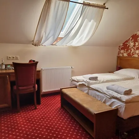 Pałac Lucja Zakrzów Zewnętrze zdjęcie