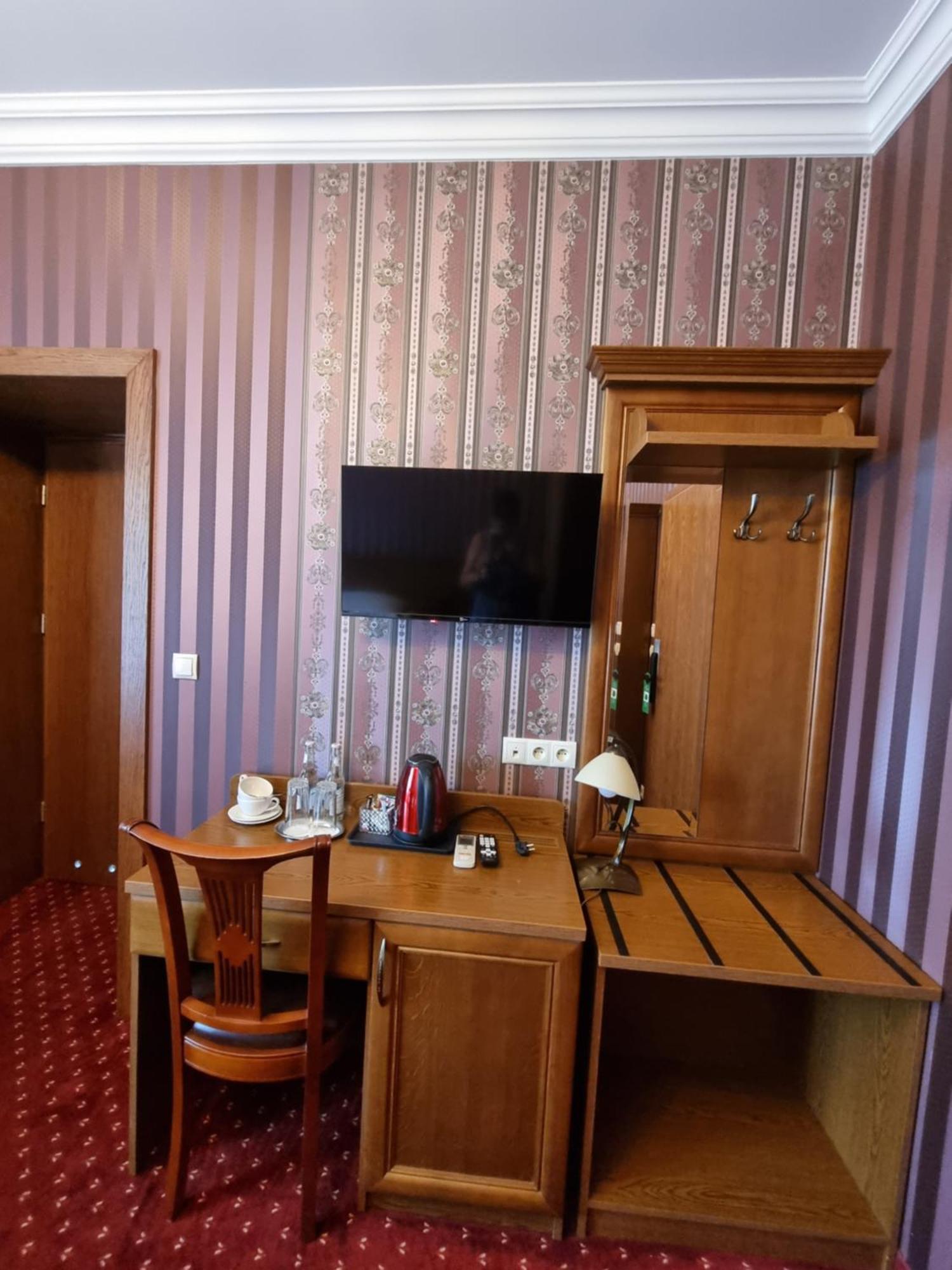 Palac Lucja Bb 3* Zakrzów